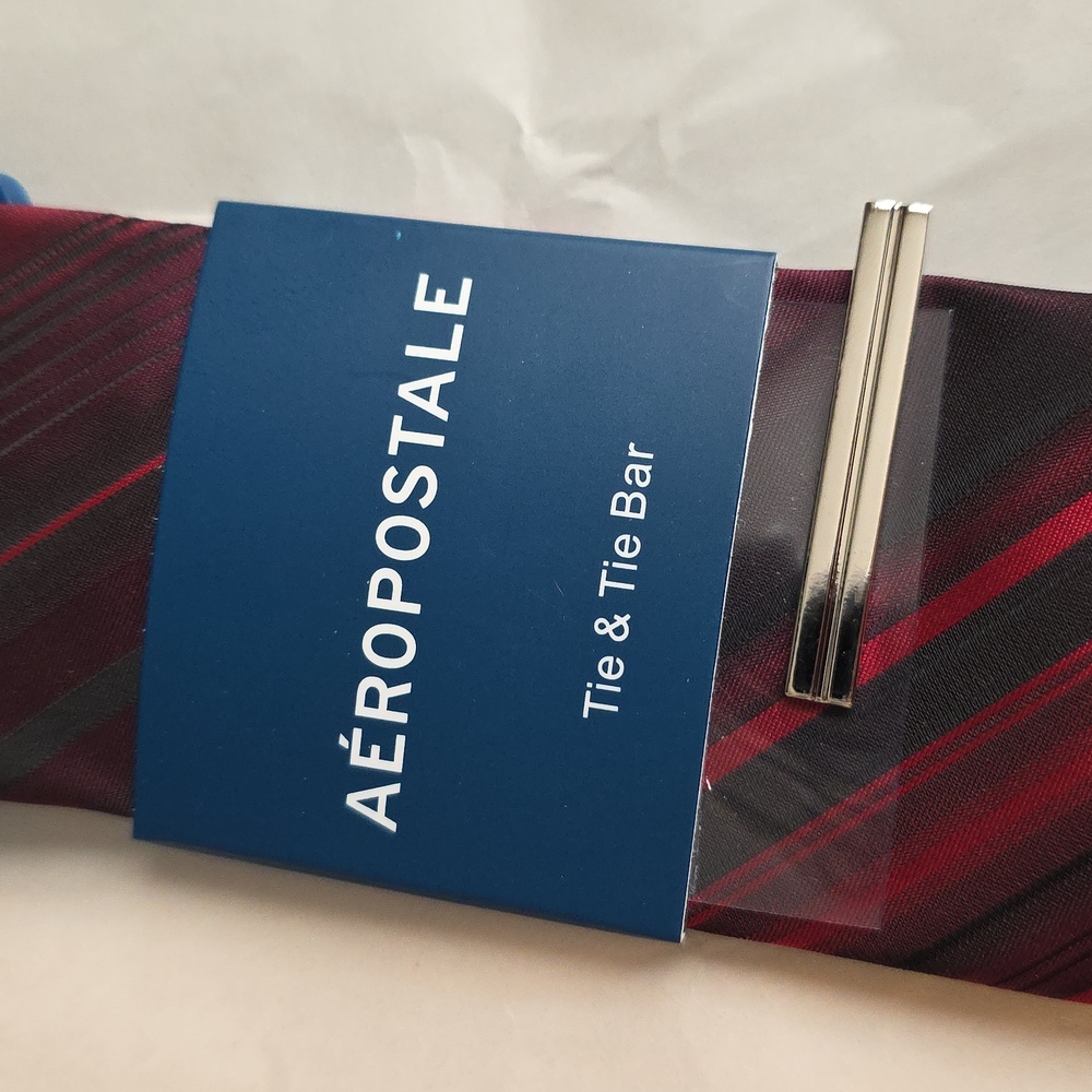 Aeropostale Red Tie & Tie Bar Set NWT